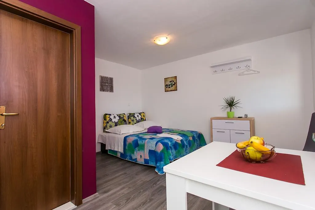 Apartments Tomas Trogir