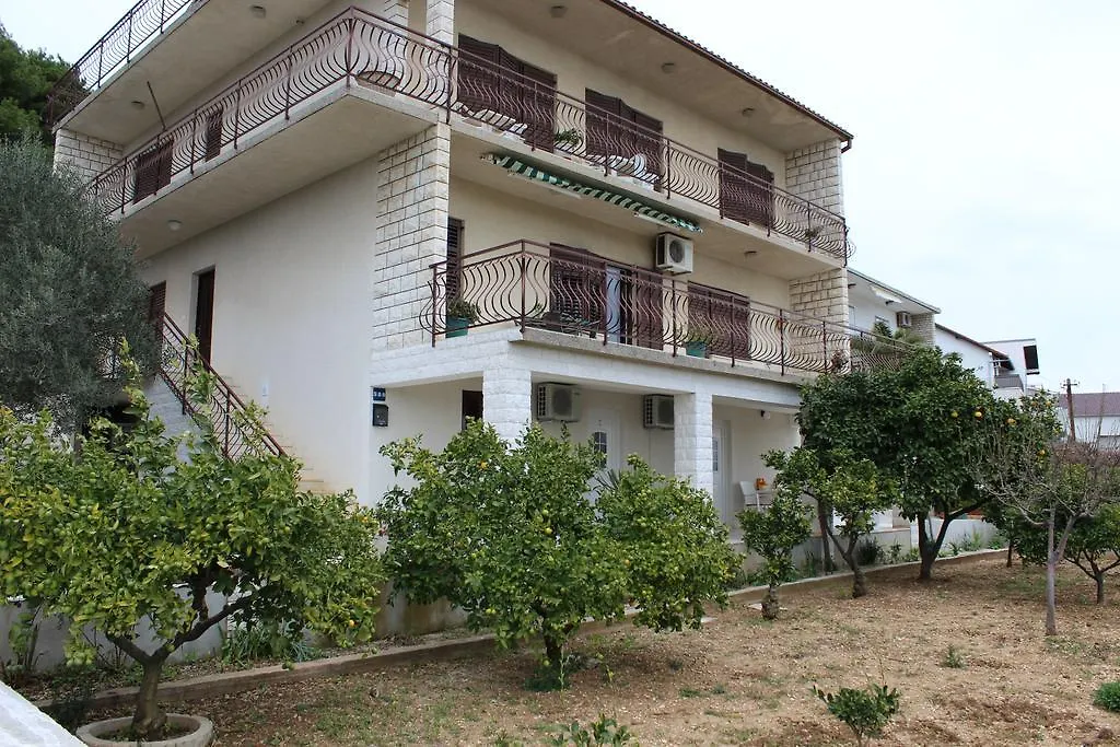 Apartments Tomas 0*, Trogir